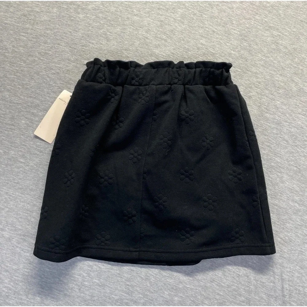 Nanette Lepore Mini Skirt Girls 8 Black Textured Flower Summer Wear Button Front